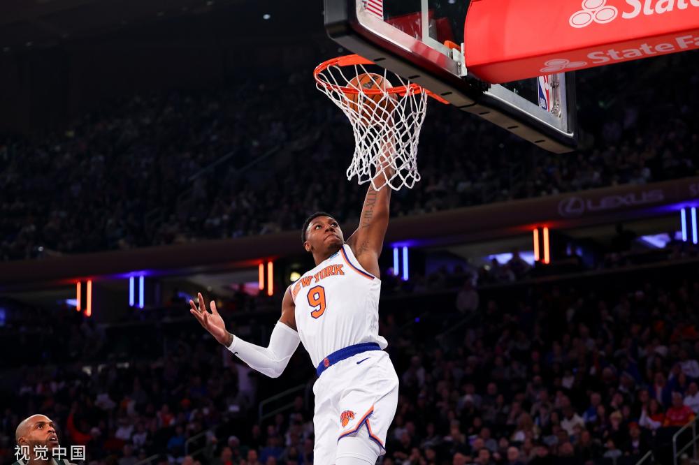 他表现出更 他表现出更