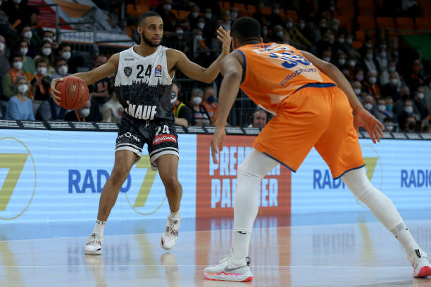 一轮都不乏 一轮都不乏